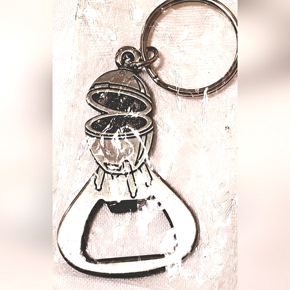 Big Green Egg Keyring - Picture 2 of 2
